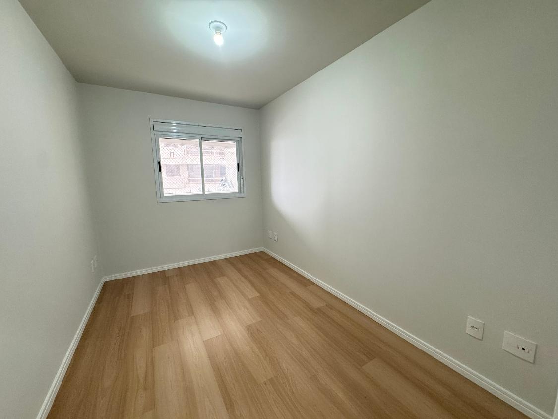 Apartamento para alugar com 2 quartos, 101m² - Foto 13