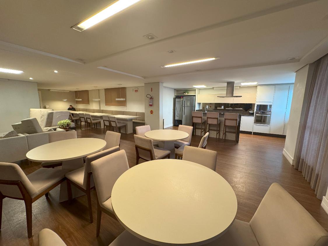 Apartamento para alugar com 2 quartos, 101m² - Foto 4
