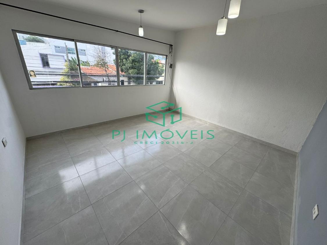 Casa para alugar com 3 quartos, 80m² - Foto 1