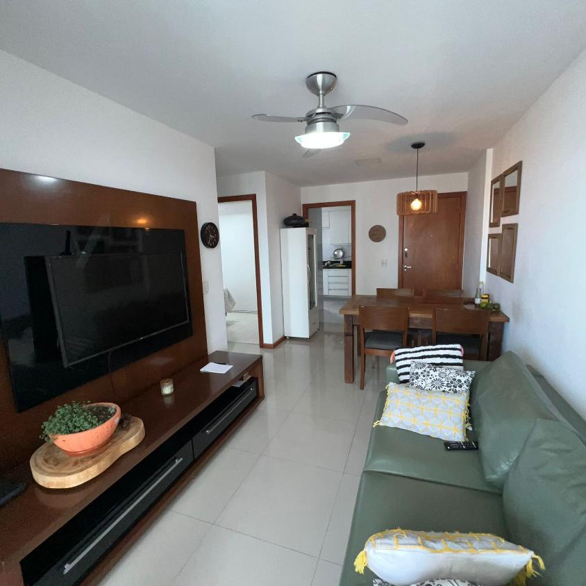 Excelente apartamento de 2 quartos com lazer completo - Sol da manhã e andar alto na praia de Itaparica.