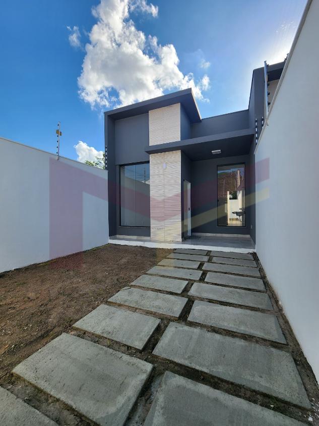 Casa à venda com 2 quartos, 65m² - Foto 1