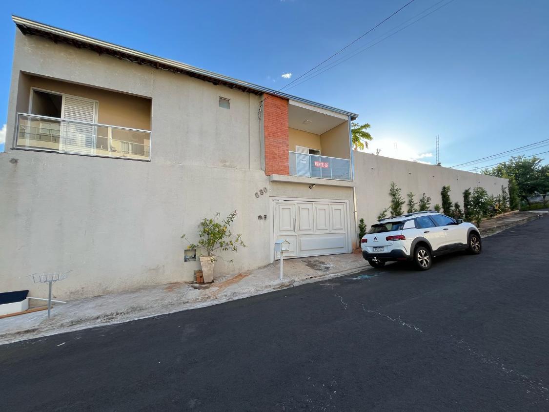 Sobrado à venda com 3 quartos, 154m² - Foto 1