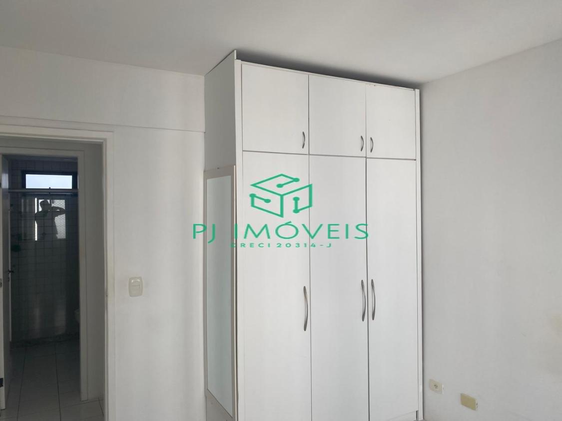 Apartamento para alugar com 4 quartos, 140m² - Foto 8