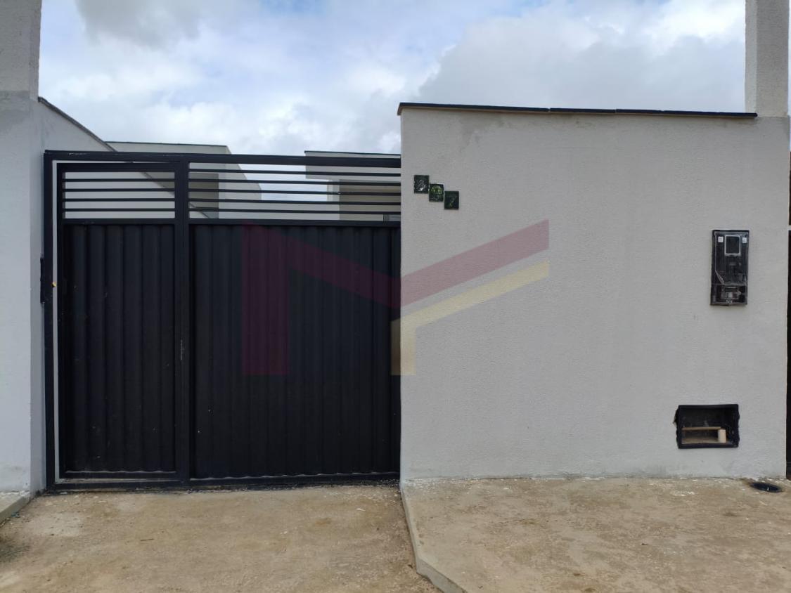 Casa à venda com 3 quartos, 85m² - Foto 1