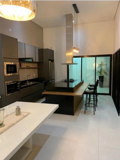 Casa de Condomínio à venda com 3 quartos, 195m² - Foto 1
