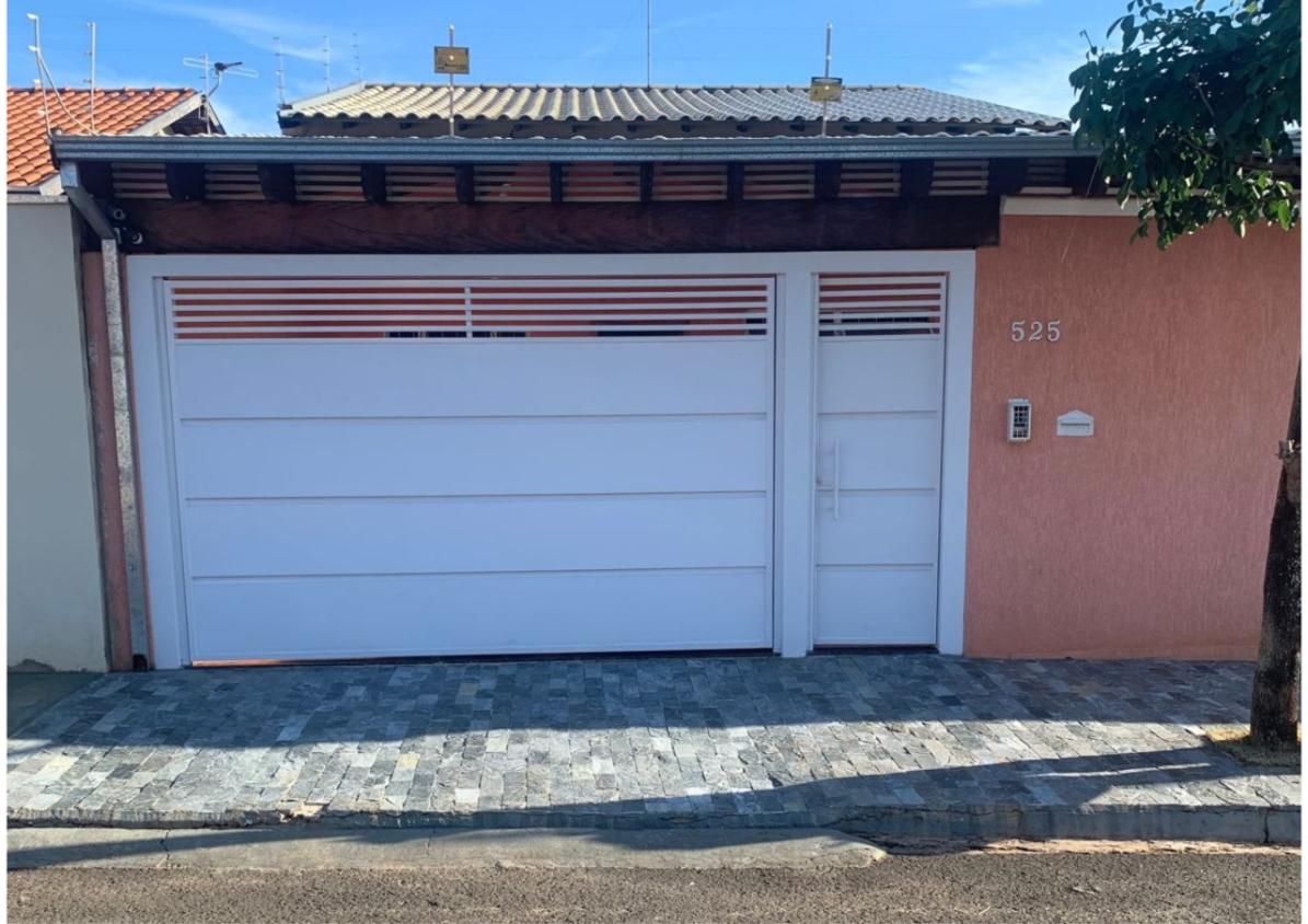 Casa à venda com 2 quartos, 125m² - Foto 1