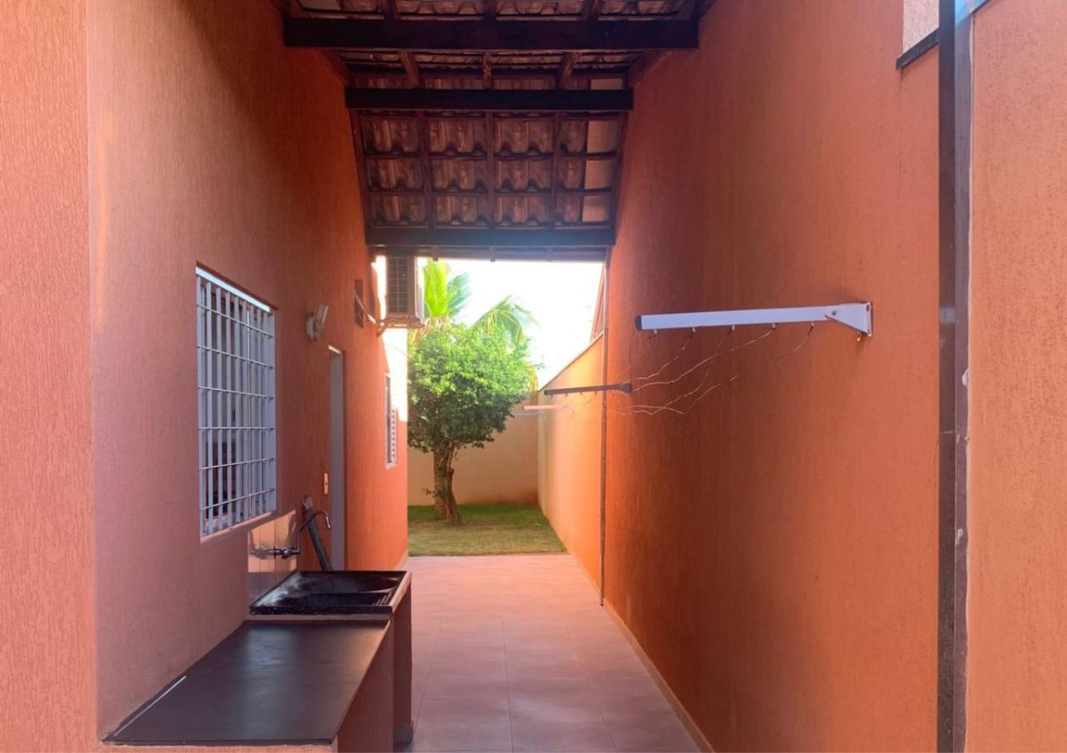 Casa à venda com 2 quartos, 125m² - Foto 2