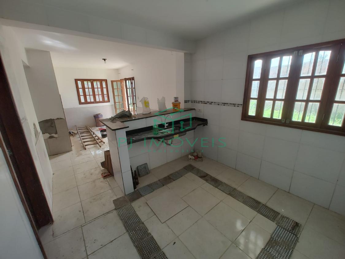 Casa à venda com 4 quartos, 100m² - Foto 4