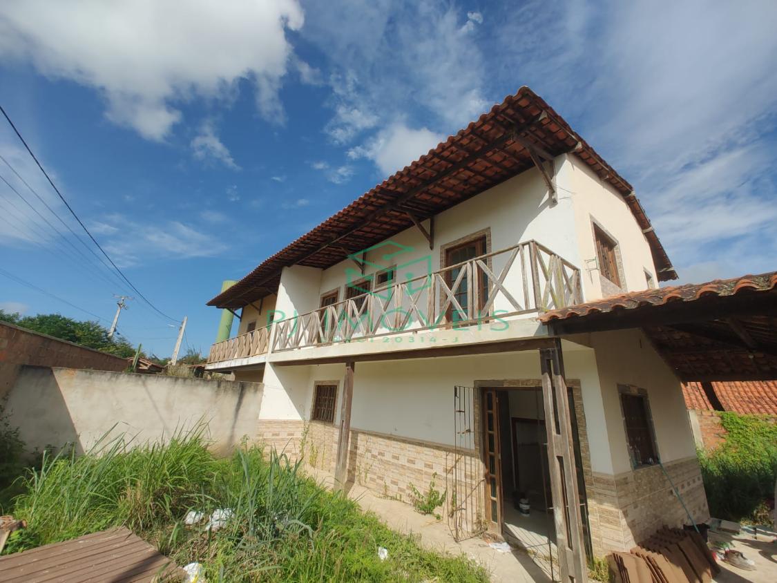 Casa à venda com 4 quartos, 100m² - Foto 1
