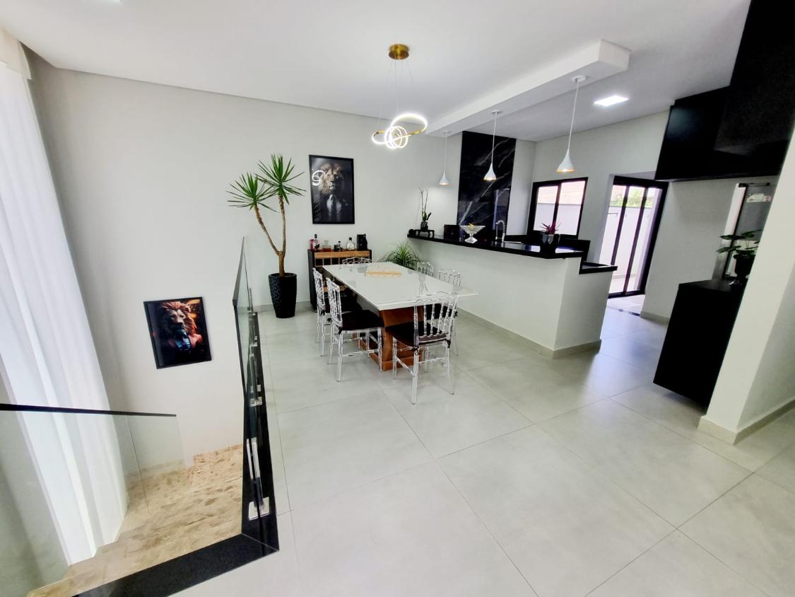 Casa de Condomínio à venda com 3 quartos, 230m² - Foto 2