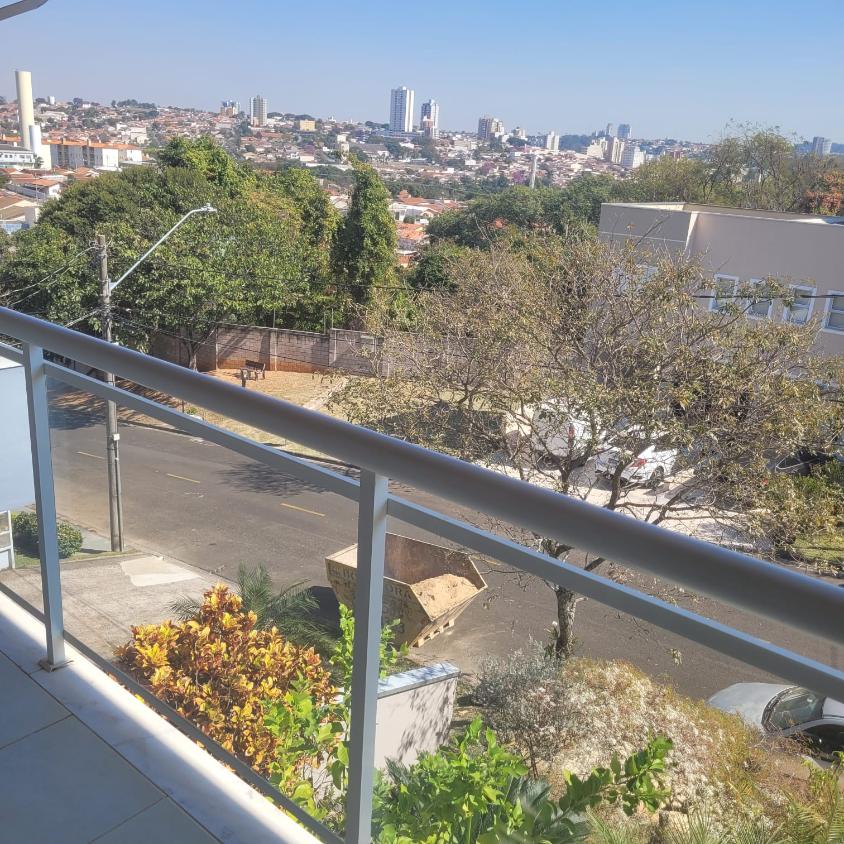 Casa de Condomínio à venda com 3 quartos, 241m² - Foto 4