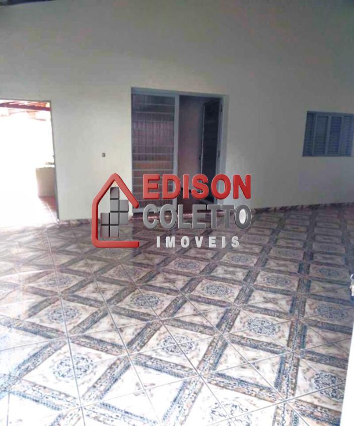 Casa à venda com 3 quartos, 163m² - Foto 1