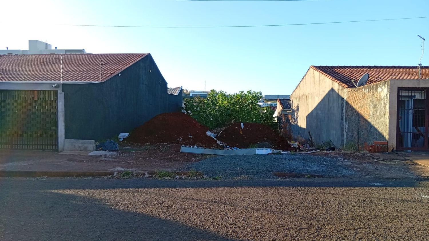 Terreno à venda, 256m² - Foto 1