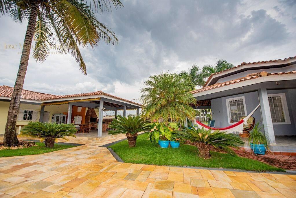 Casa de Condomínio à venda com 3 quartos, 620m² - Foto 1