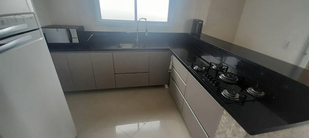 Casa de Condomínio à venda com 3 quartos, 205m² - Foto 2