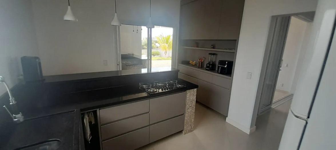 Casa de Condomínio à venda com 3 quartos, 205m² - Foto 3