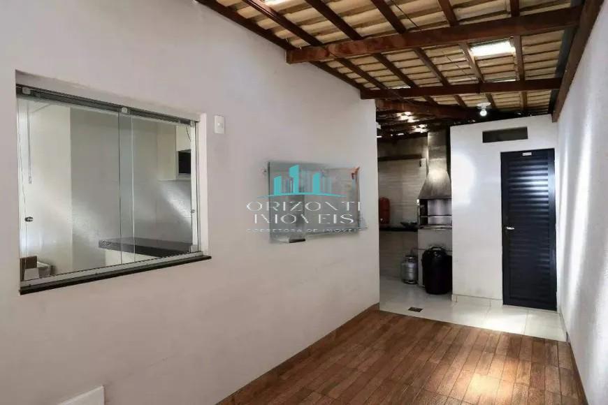 Casa à venda com 3 quartos, 217m² - Foto 9