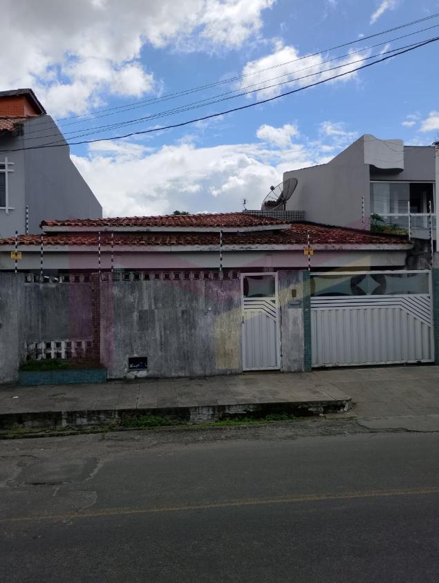 Casa à venda com 4 quartos, 250m² - Foto 3
