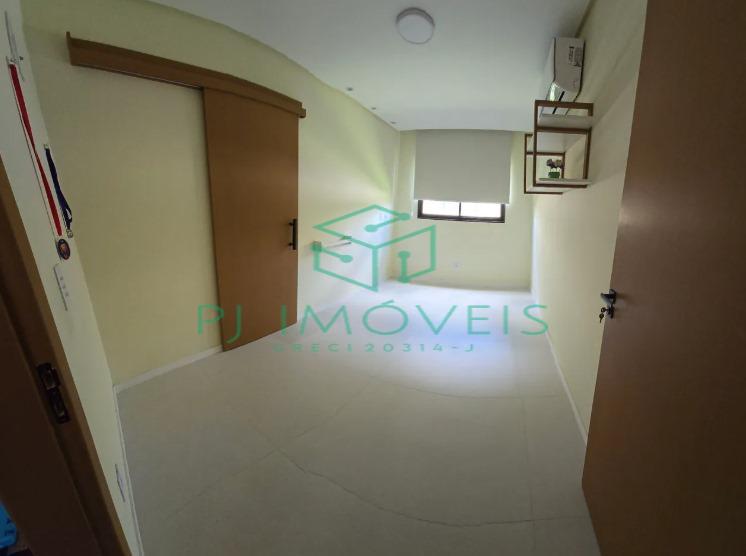 Casa de Condomínio à venda com 6 quartos, 245m² - Foto 3