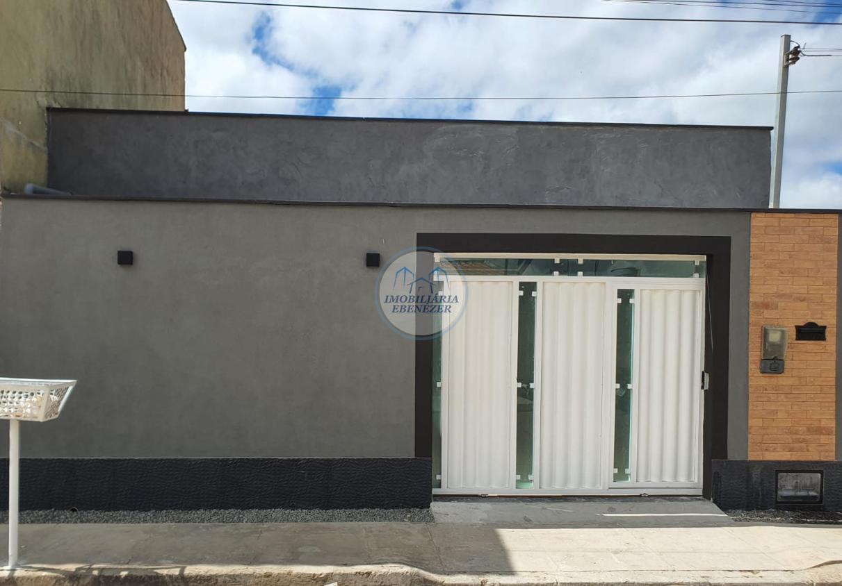 Casa à venda com 2 quartos, 80m² - Foto 1