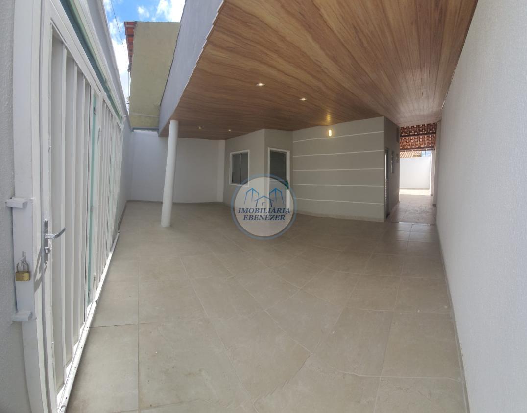 Casa à venda com 2 quartos, 80m² - Foto 2