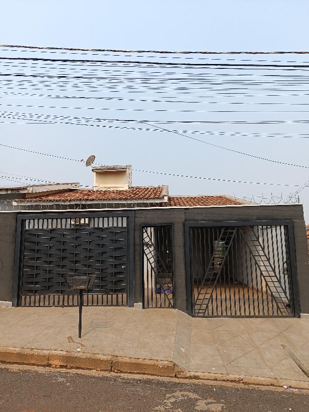 Casa à venda com 2 quartos, 180m² - Foto 1