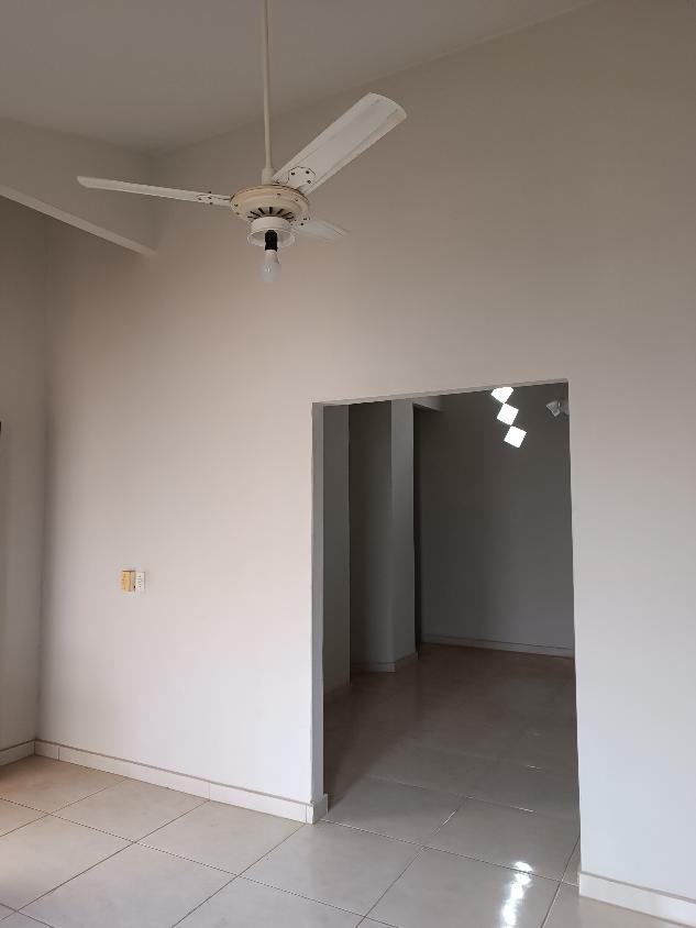 Casa à venda com 2 quartos, 180m² - Foto 18