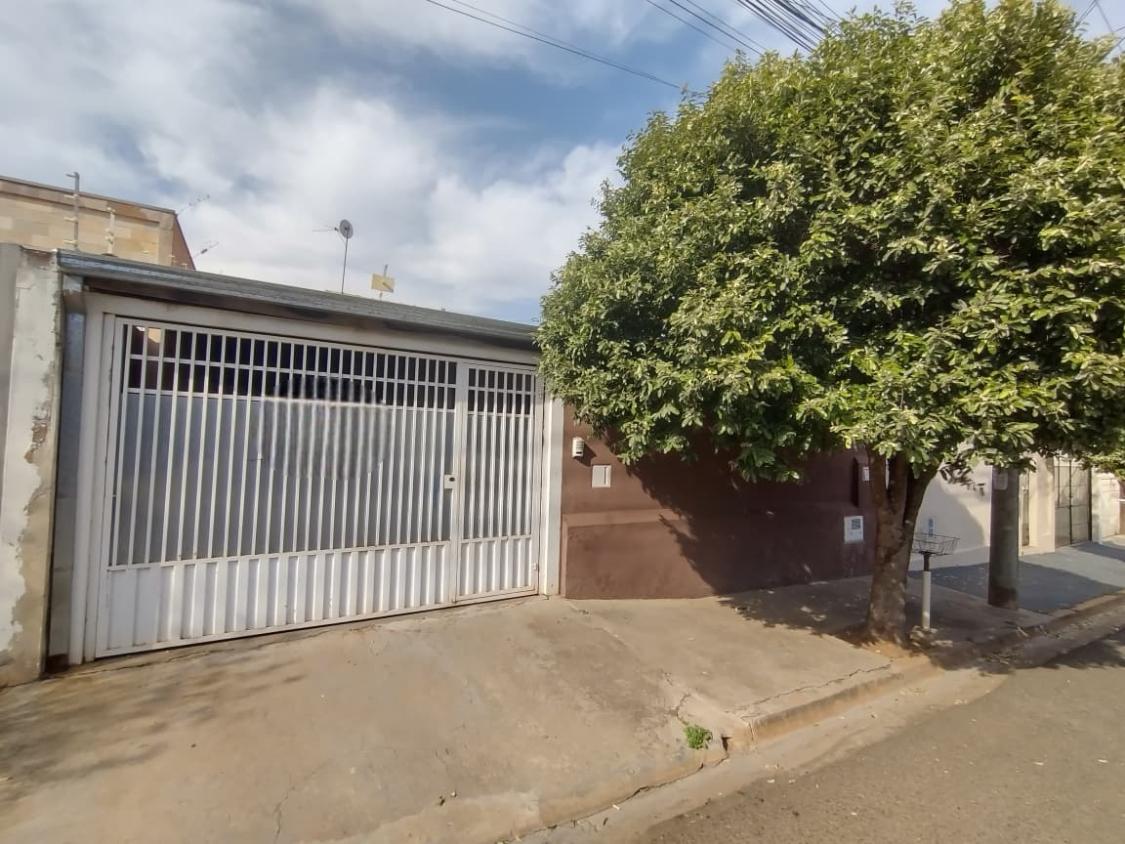 Casa à venda com 3 quartos, 124m² - Foto 1