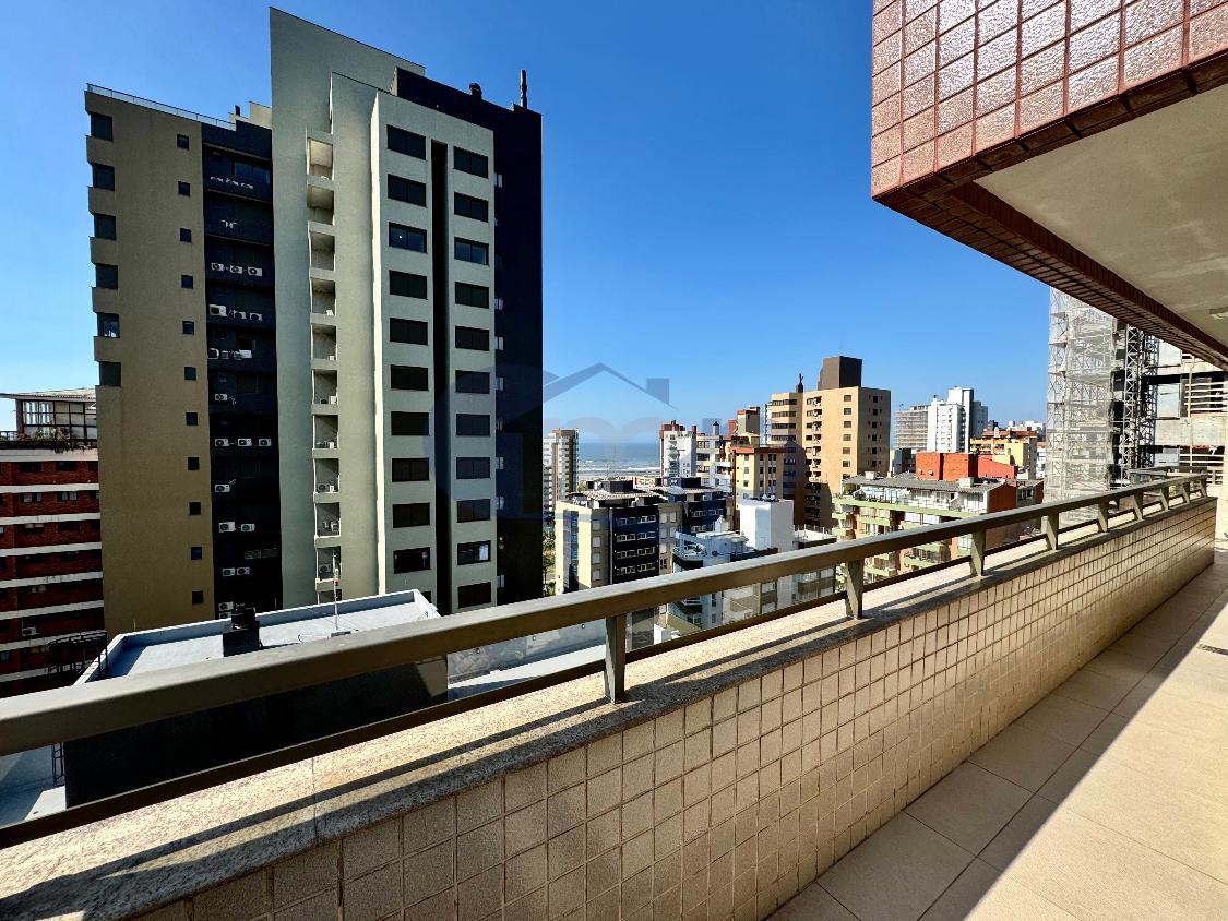 Apartamento à venda com 3 quartos, 198m² - Foto 1