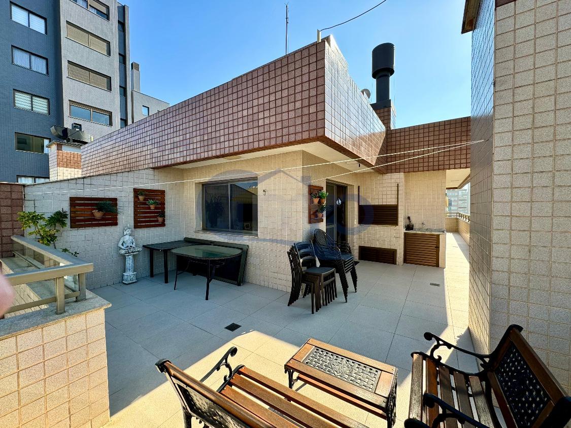 Apartamento à venda com 3 quartos, 198m² - Foto 2