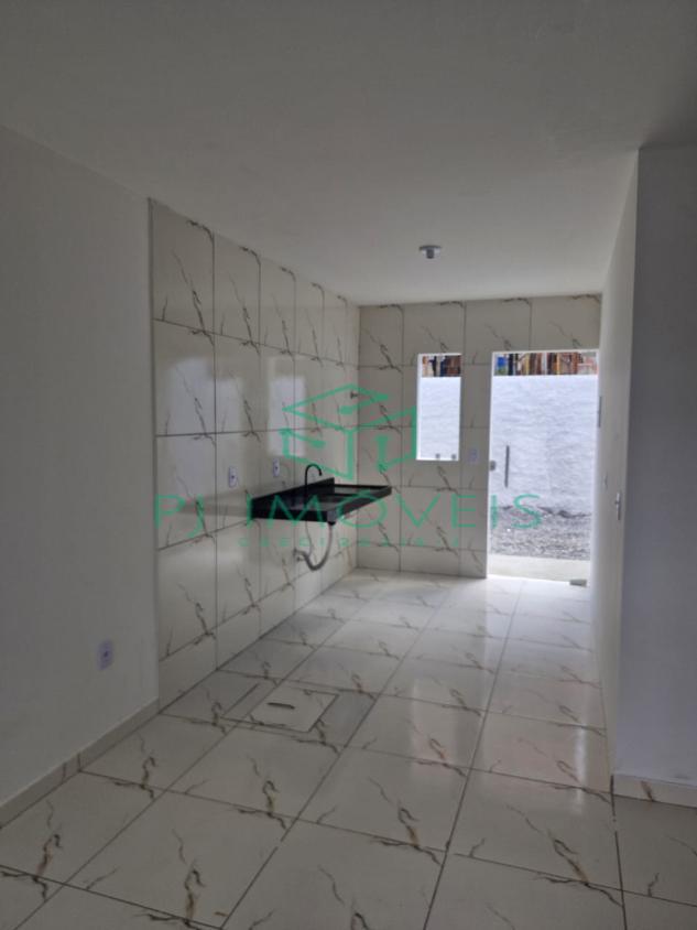 Casa à venda com 2 quartos, 54m² - Foto 4