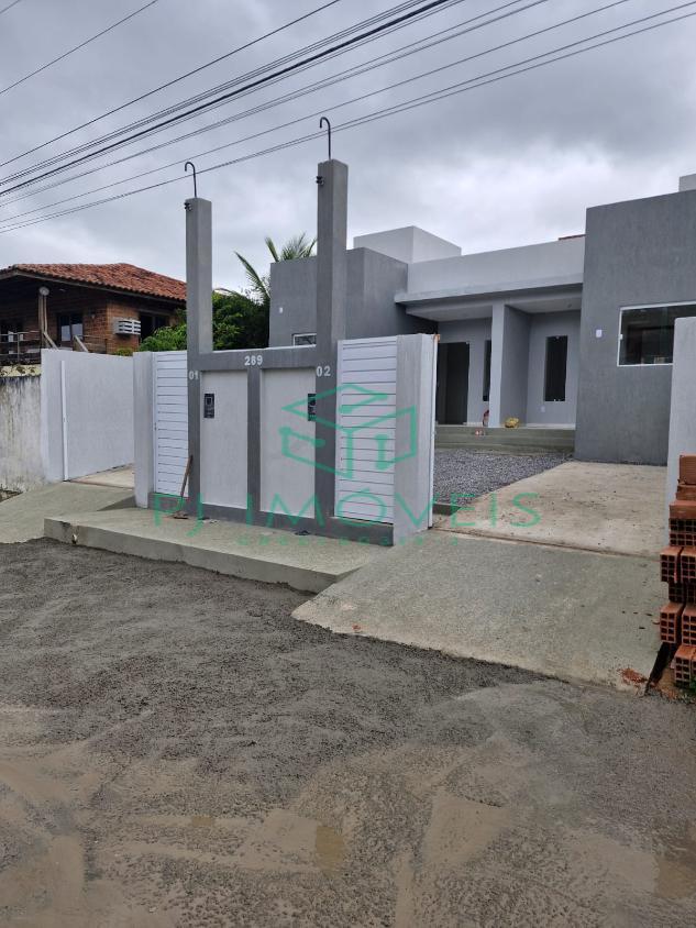 Casa à venda com 2 quartos, 54m² - Foto 1
