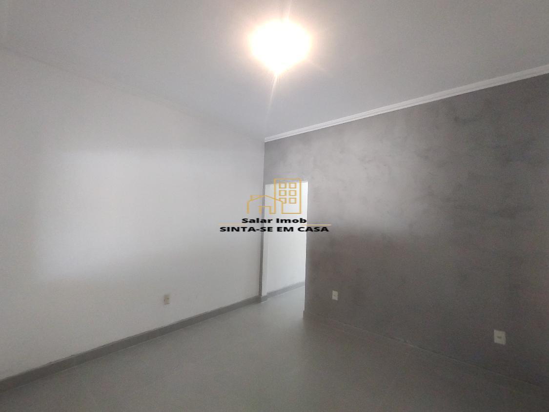Casa à venda com 2 quartos, 277m² - Foto 2