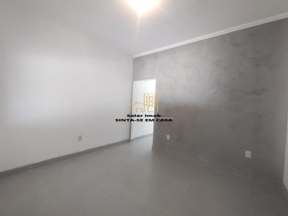 Casa à venda com 2 quartos, 277m² - Foto 1