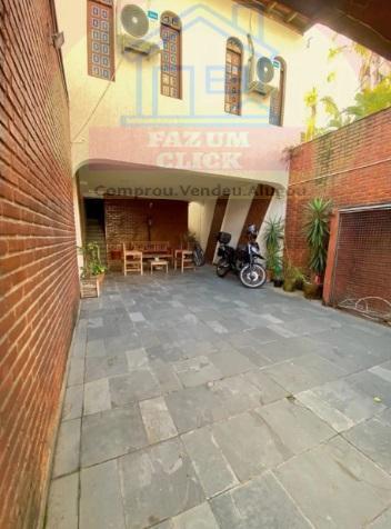 Casa à venda com 5 quartos, 360m² - Foto 1