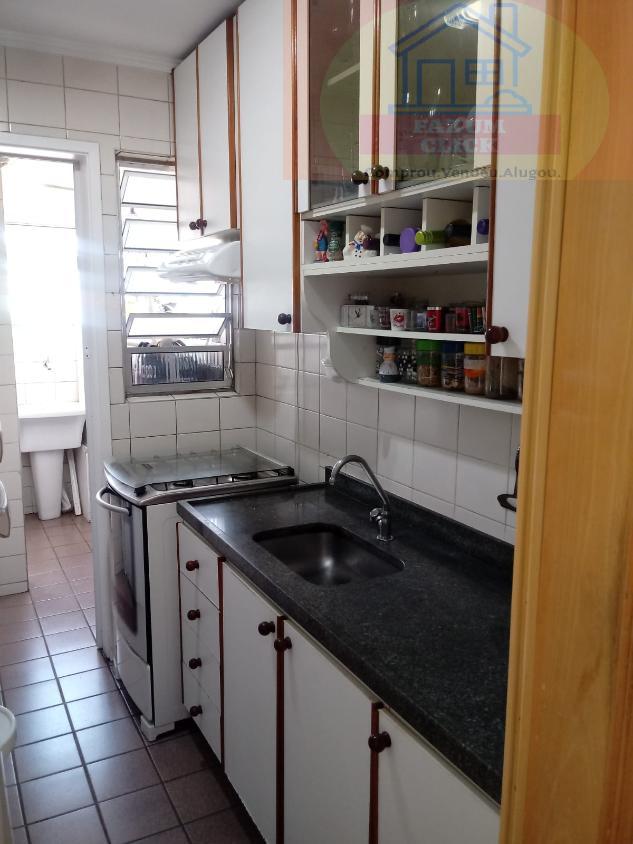 Apartamento à venda com 2 quartos, 63m² - Foto 6