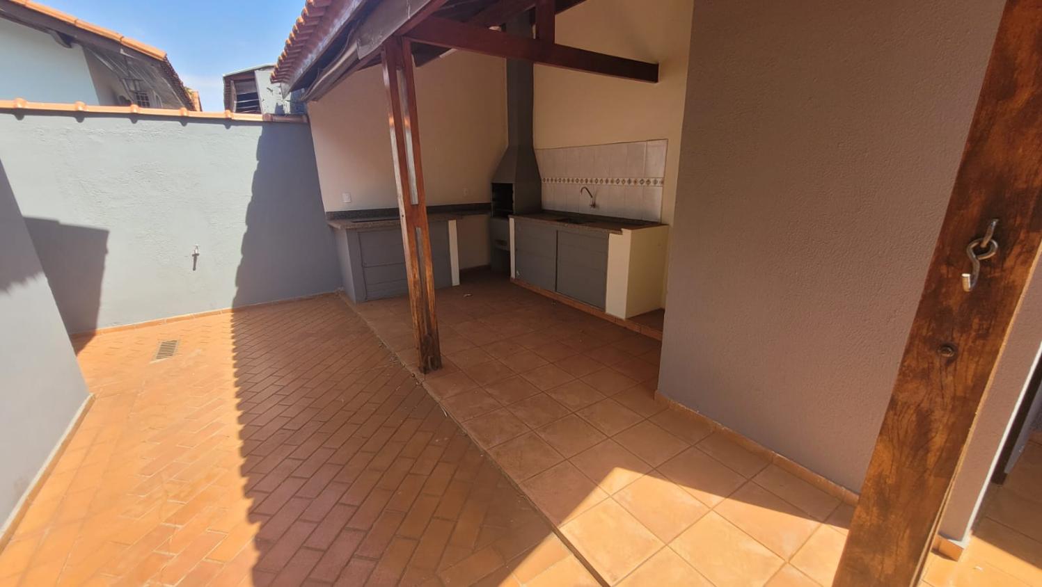 Casa de Condomínio à venda com 3 quartos, 160m² - Foto 2