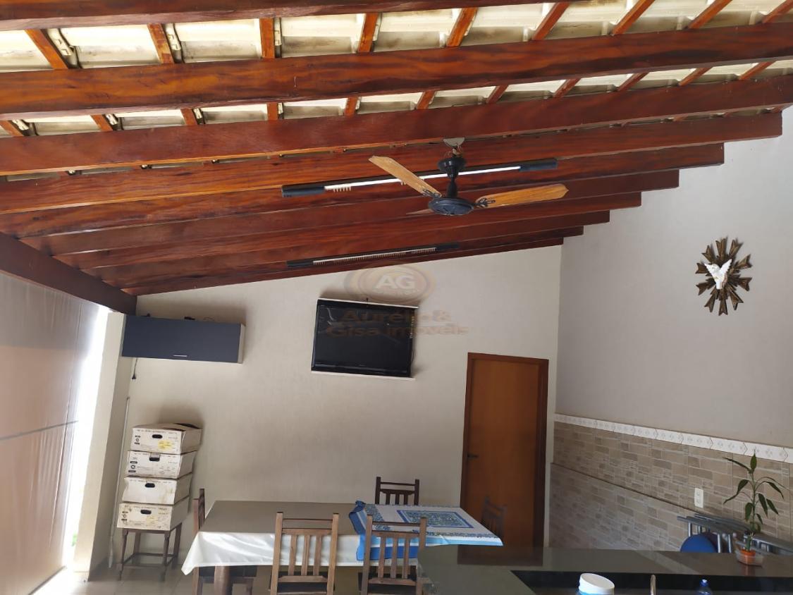 Casa à venda com 3 quartos, 229m² - Foto 11
