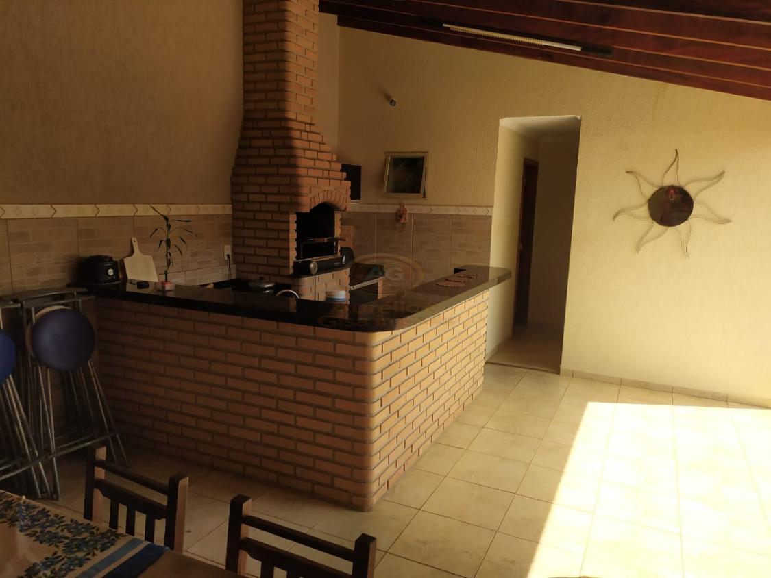 Casa à venda com 3 quartos, 229m² - Foto 2