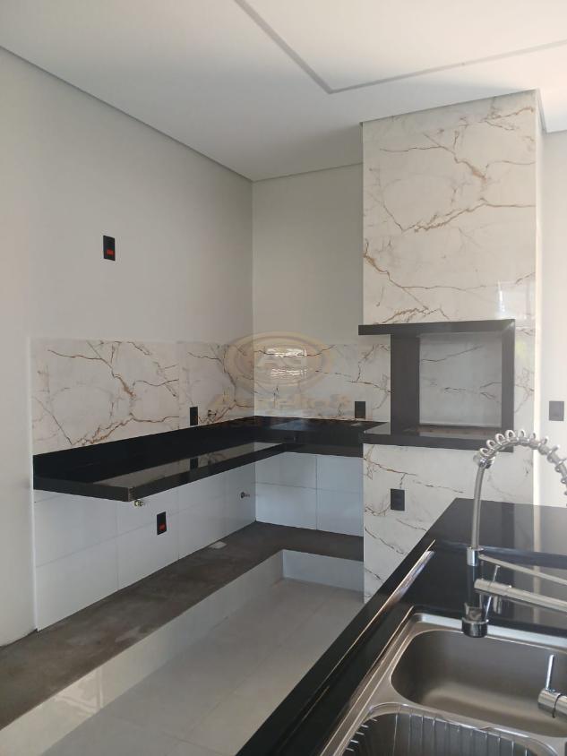 Casa à venda com 3 quartos, 215m² - Foto 4