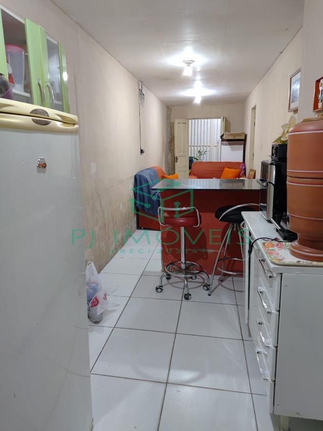 Casa à venda com 2 quartos, 50m² - Foto 4