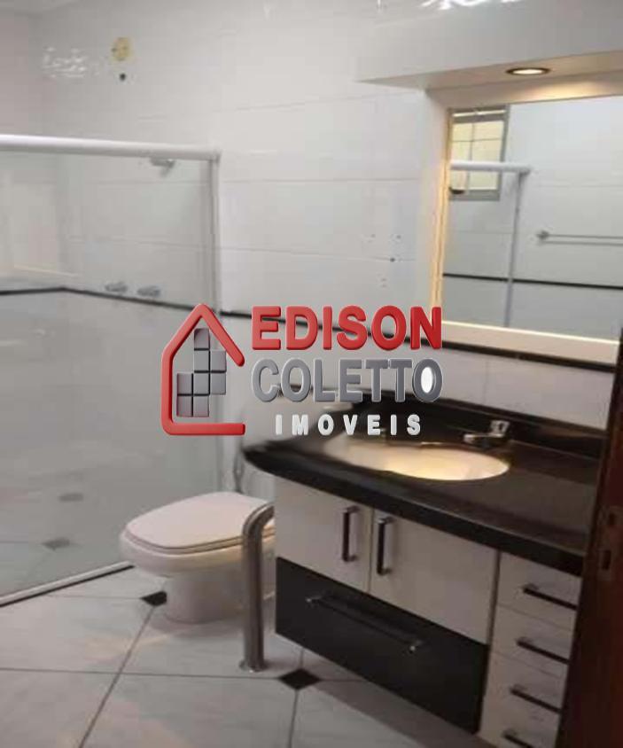 Casa para alugar com 5 quartos, 184m² - Foto 13