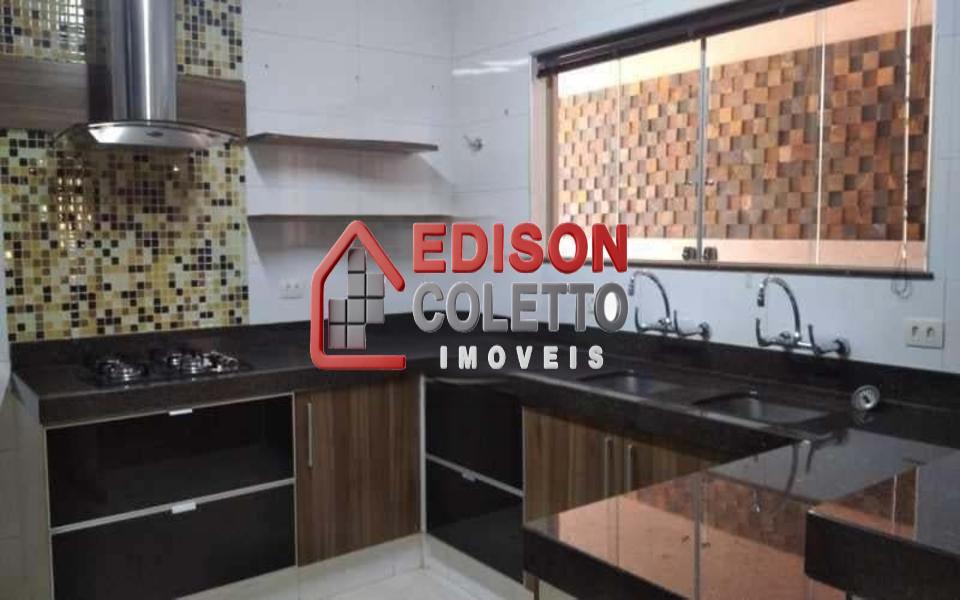 Casa para alugar com 5 quartos, 184m² - Foto 8