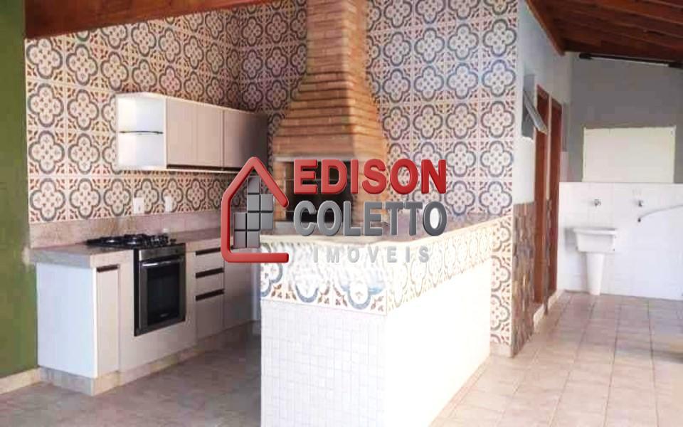 Casa para alugar com 5 quartos, 184m² - Foto 4