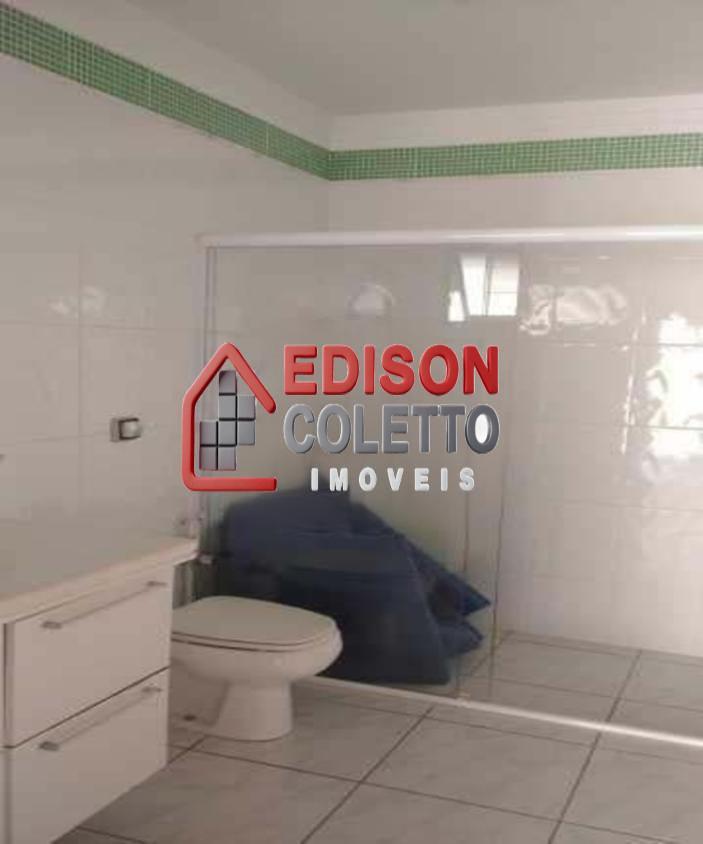 Casa para alugar com 5 quartos, 184m² - Foto 11