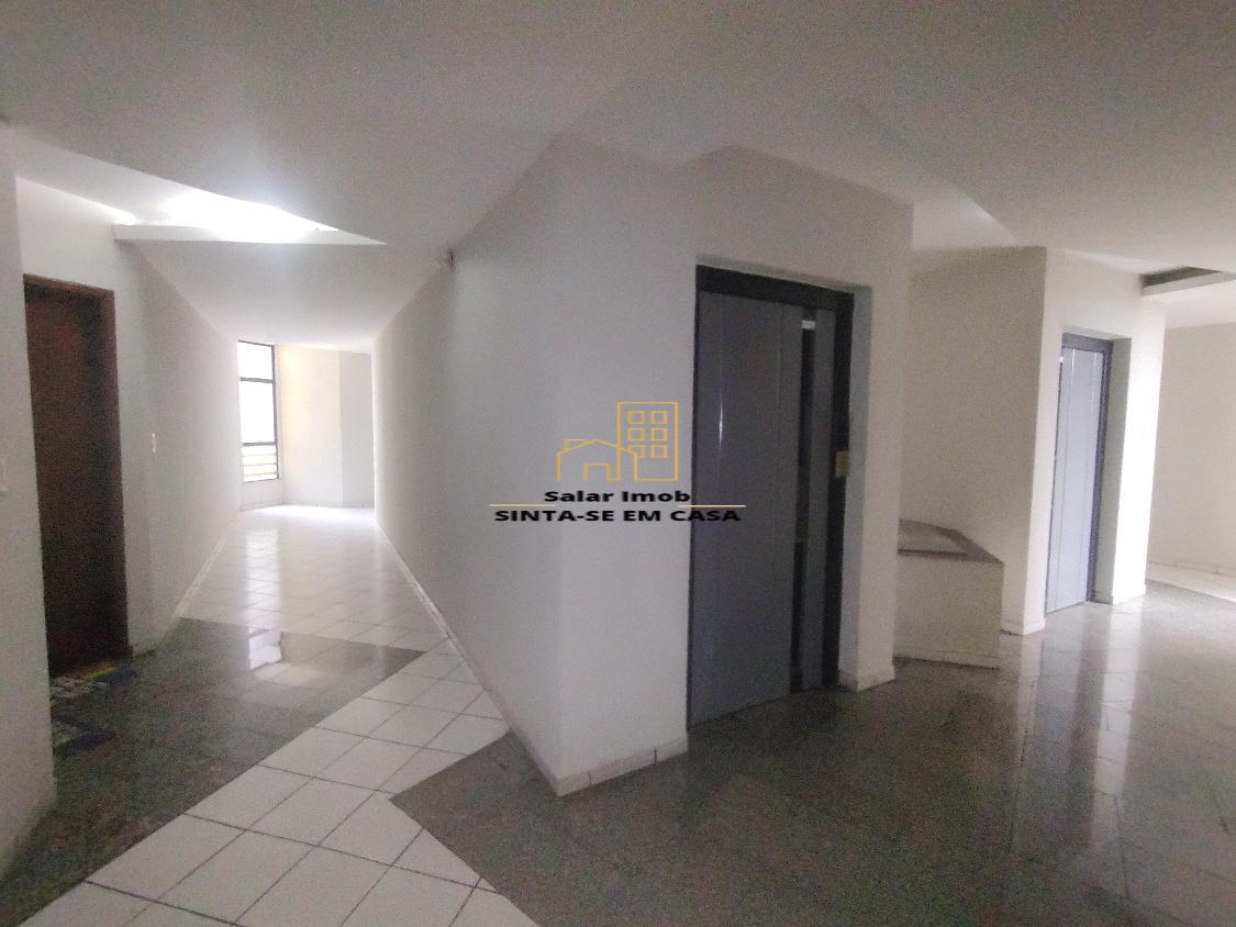 Apartamento à venda com 3 quartos, 110m² - Foto 2