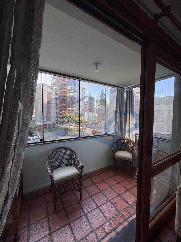 Apartamento à venda com 2 quartos, 75m² - Foto 3