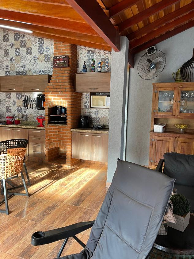 Casa à venda com 2 quartos, 138m² - Foto 1