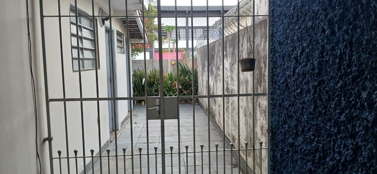 Casa para alugar com 2 quartos, 80m² - Foto 5