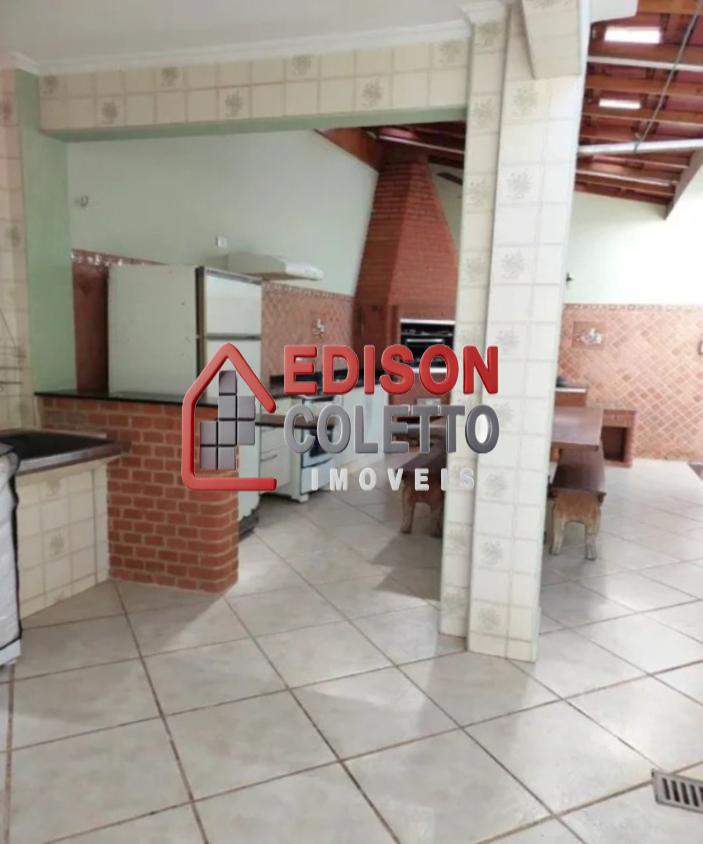Casa para alugar com 3 quartos, 296m² - Foto 25